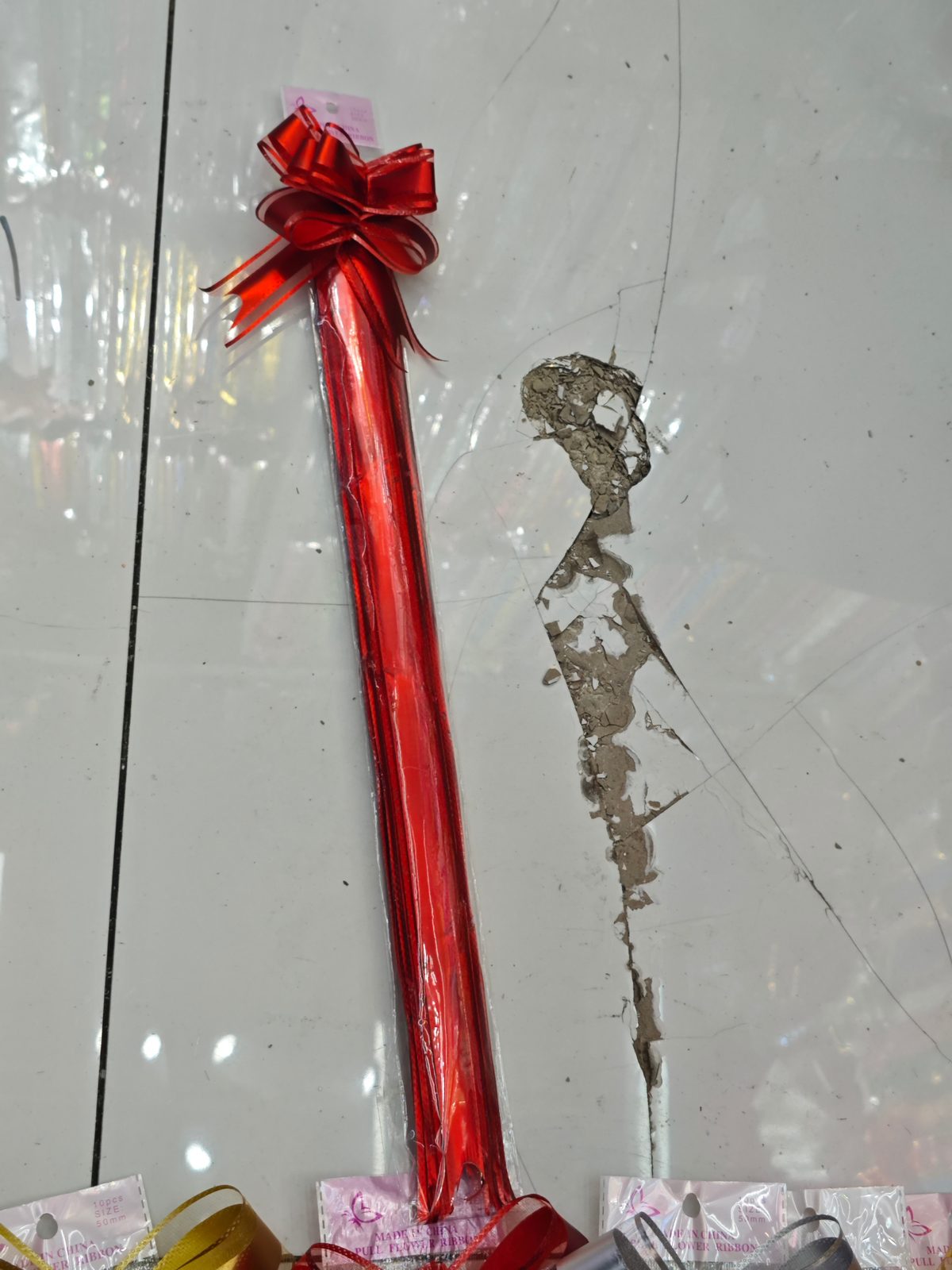 Plastic Flower Stick (Red)